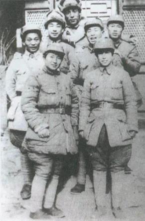 邓华于晋察冀军区第四分区司今部驻地合影