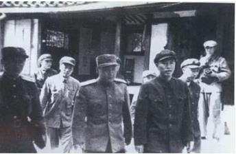 邓华代表中国人民志愿军参加朝鲜停战谈判