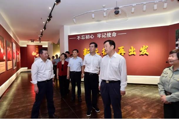 省领导李炳军、赵力平陪同刘奇调研赣州