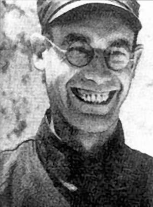 李德随红军长征到延安后的留影(资料图)